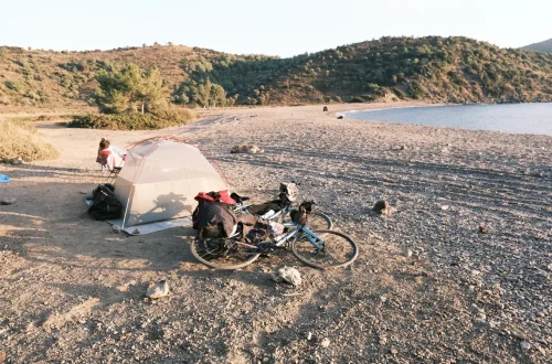 Karaburun Tuzla Plajı Bisiklet Kampı
